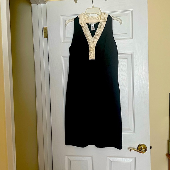 Black dress with ivory ruffled bodice - Picture 1 of 3